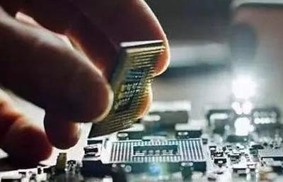 內(nèi)存儲(chǔ)器是計(jì)算機(jī)中重要的部件之一,它是與CPU進(jìn)行溝通的橋梁